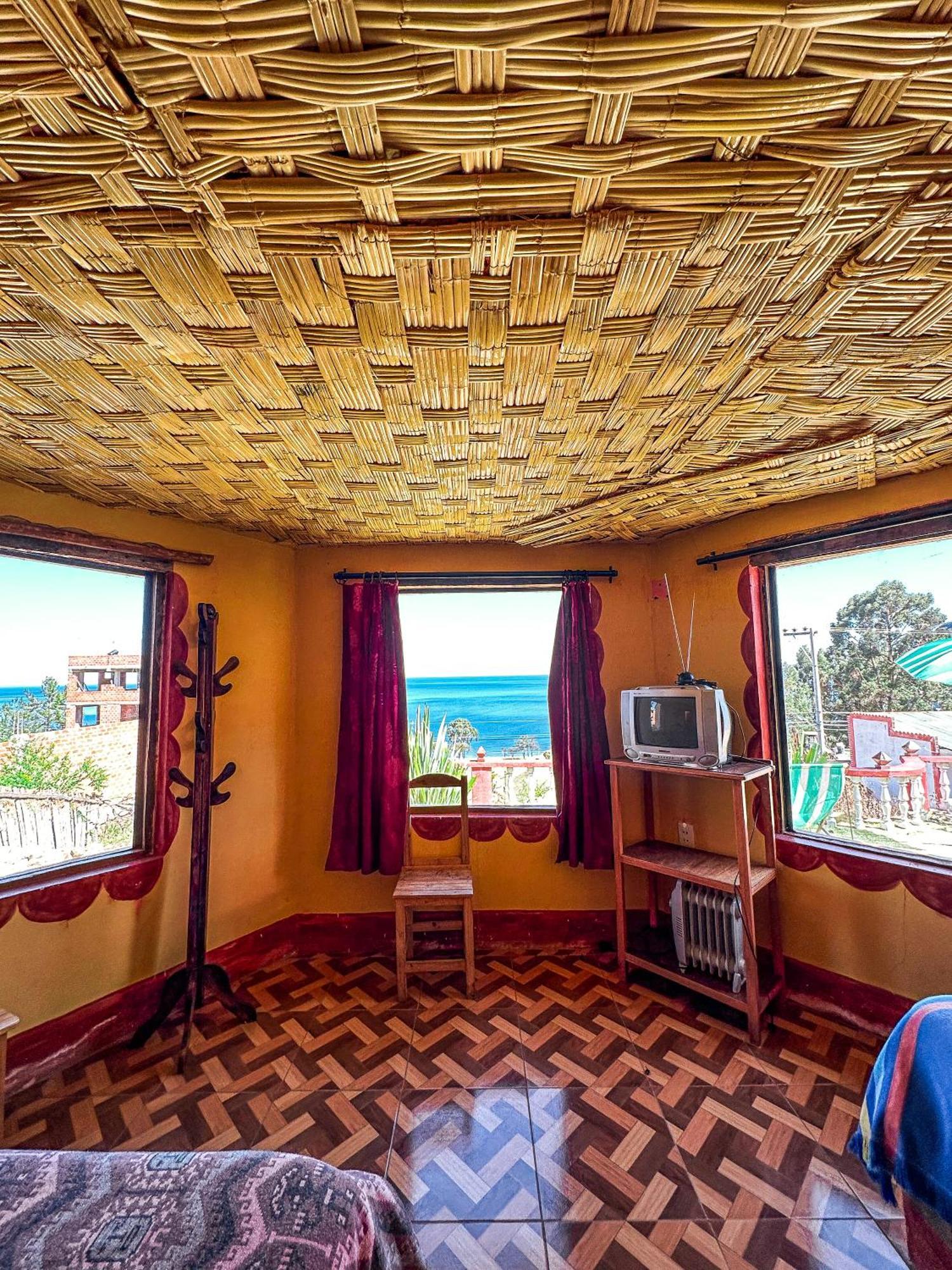 Hostal Sol Y Lago Copacabana  Exterior photo
